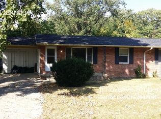 2512 Oakridge Dr, Flint, MI