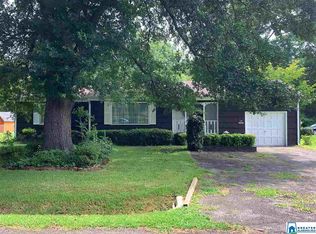 135 Winston Ct, Bessemer, AL 35023