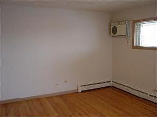 5th image of 640 Colonial Ln APT 16