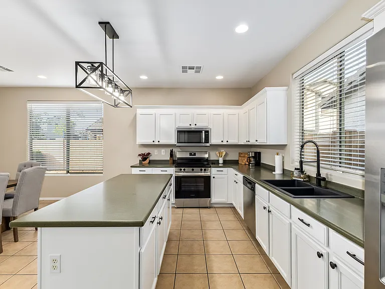3143 S Southwind Dr — Photo 28