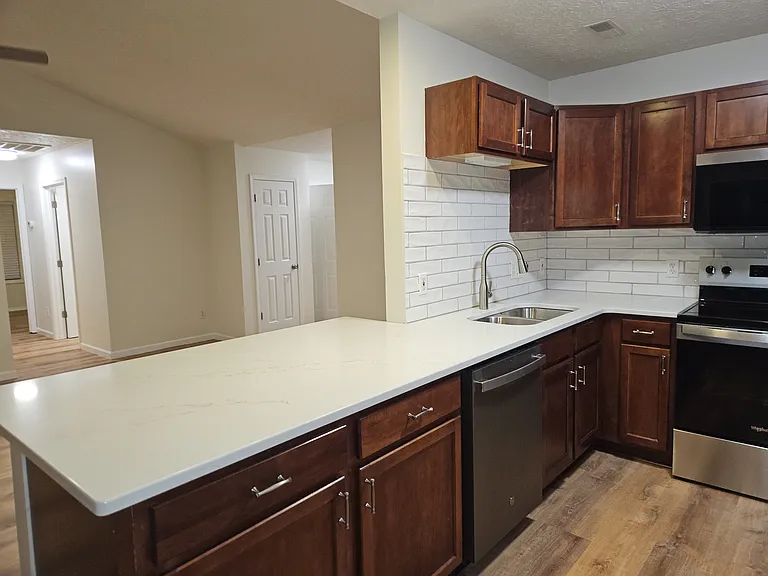 2225 Crossing Point — Photo 4