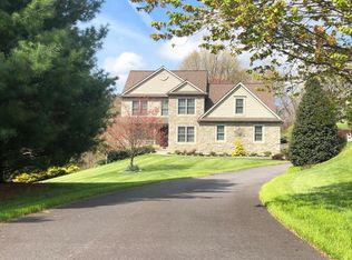 958 Heritage Hills Dr, York, PA 17402