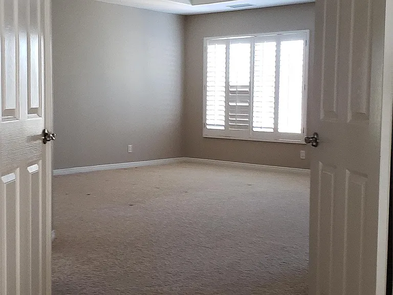 3337 Crossland St — Photo 5