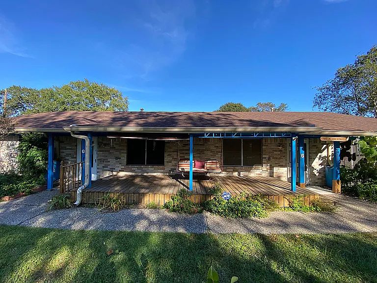 1st image of 403 Texas St #105