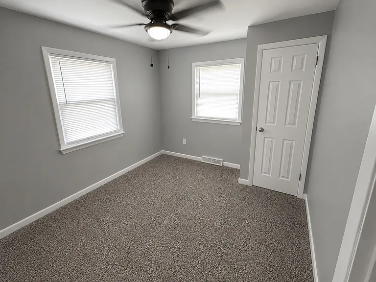 445 Highland Ave — Photo 9