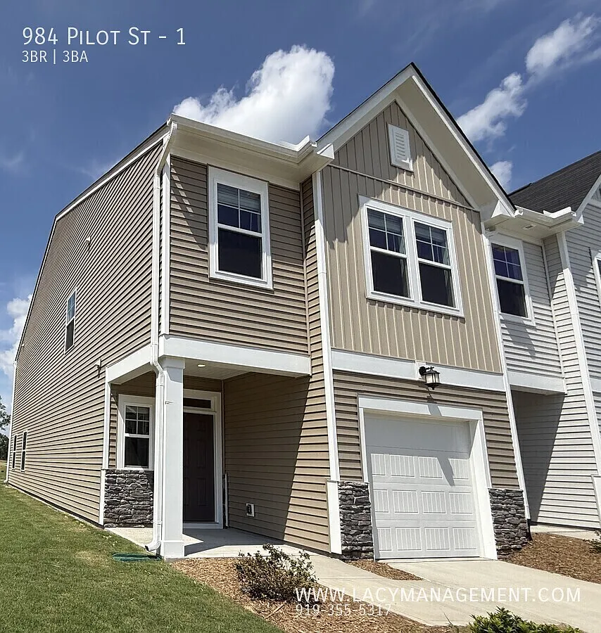 3 bed, 2.5 bath, 1592 sqft, $1,795 — Photo 2