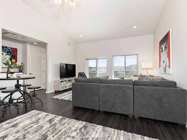 4090 Earthwood Ln — Photo 3