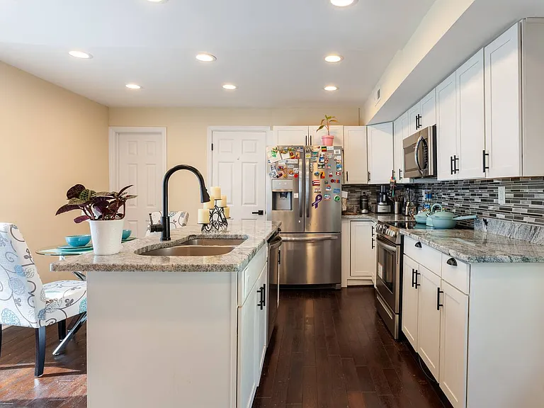5337 Hayes St NE — Photo 3