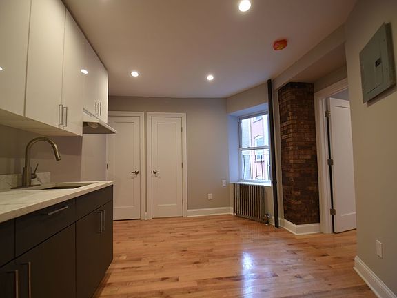 3rd image of 182 Franklin St #E16