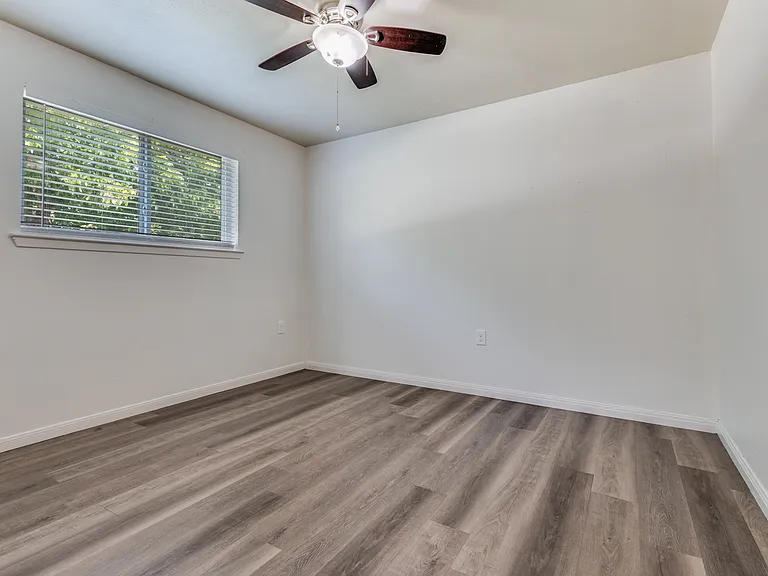 428 N Dallas Ave #7 — Photo 13