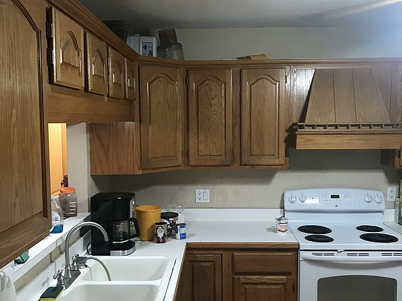2nd image of 830 S Sparkman Ave