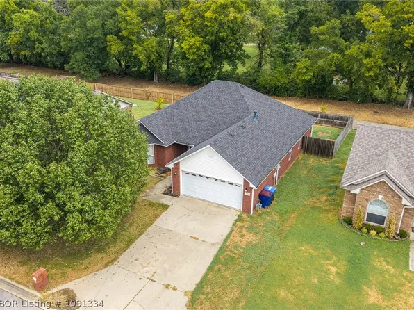 623 Chateau Dr, Fort Smith, AR 72908