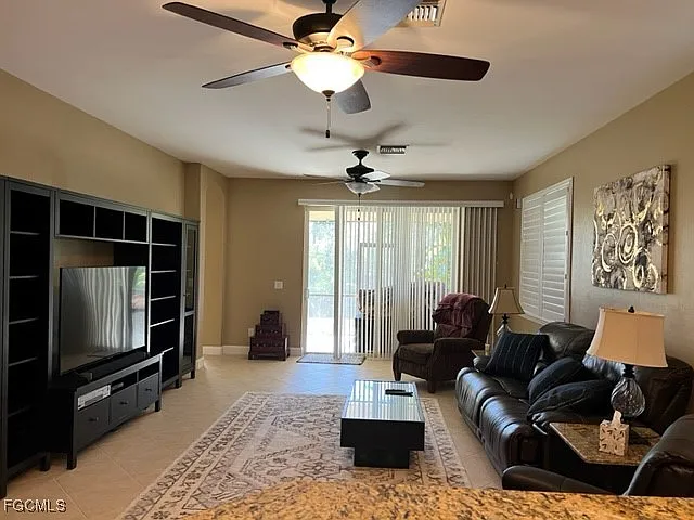 2 bed, 2.0 bath, 1690 sqft, $5,500 — Photo 4