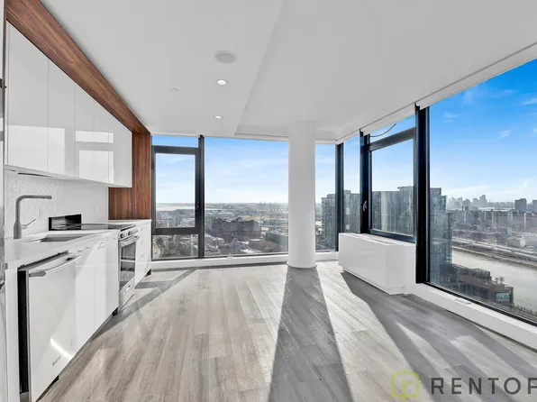 224 East 135th Street image 1 of 28