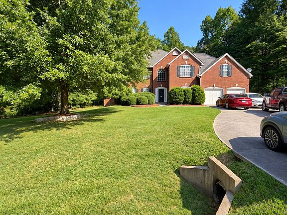2nd image of 804 Pownal Ln