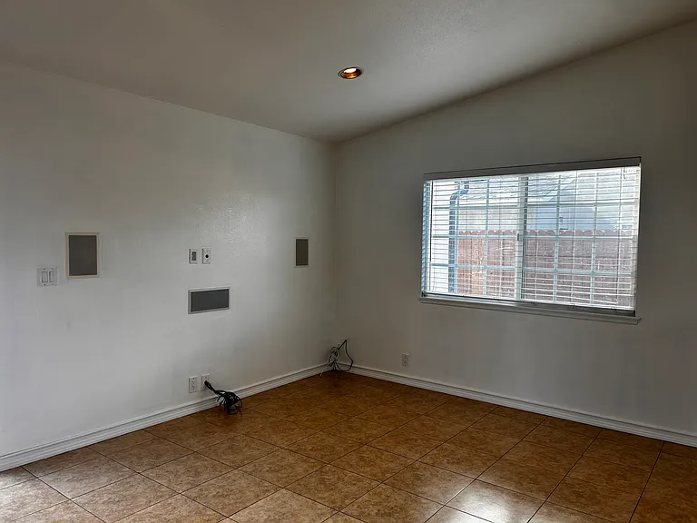 861 Calle Camelia — Photo 21