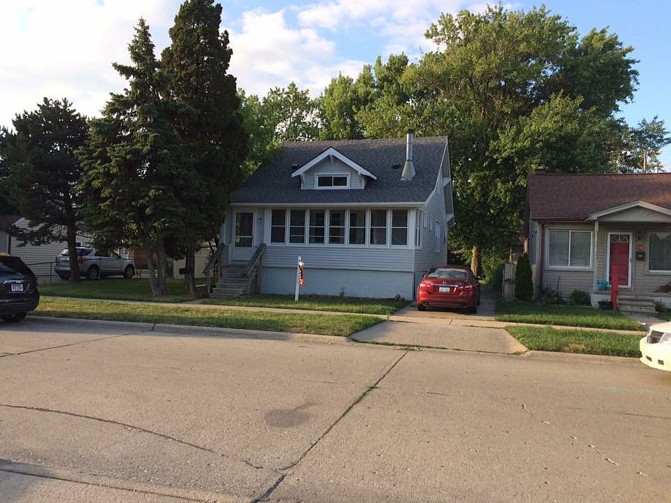 1st image of 23901 Elmira St