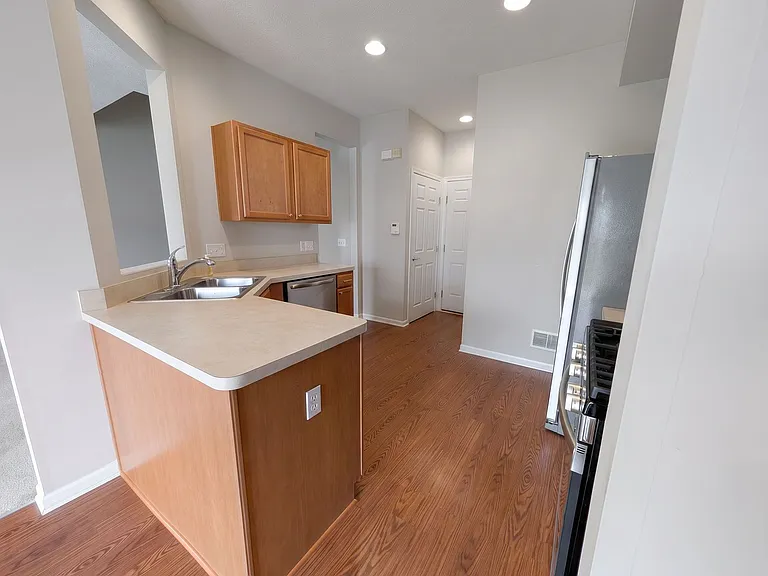 991 Croghan Way — Photo 4