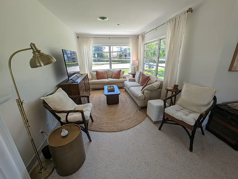 177 NE Spanish Ct — Photo 5