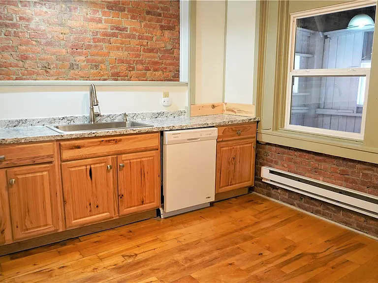54 North Ave — Photo 8