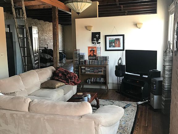 4th image of 2208 Pestalozzi St