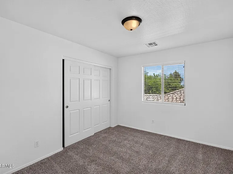 7823 S 48th Ln — Photo 31