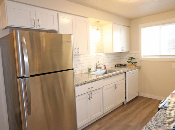 salem-oregon-449355435 picture