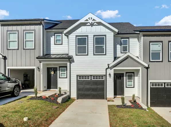 10833 Solway Summit Way, Knoxville, TN 37931