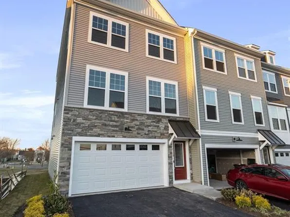 42508 Invergordon Ter, Sterling, VA 20166