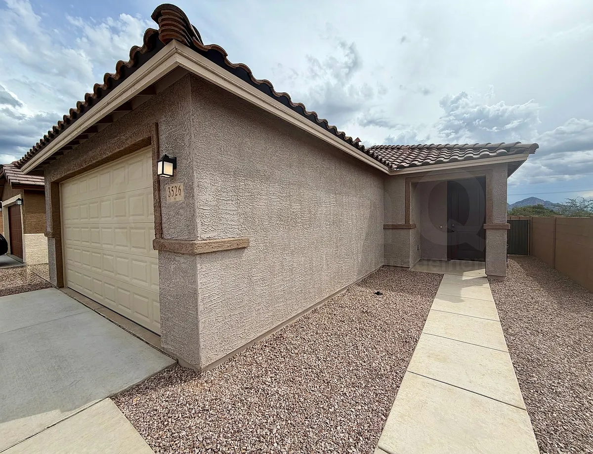 3 bed, 2.0 bath, 1262 sqft, $2,000 — Photo 4