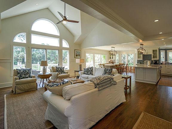 Floor to Ceiling Windows