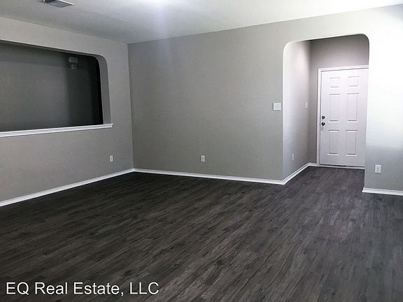 5th image of 1001 Strickling Dr