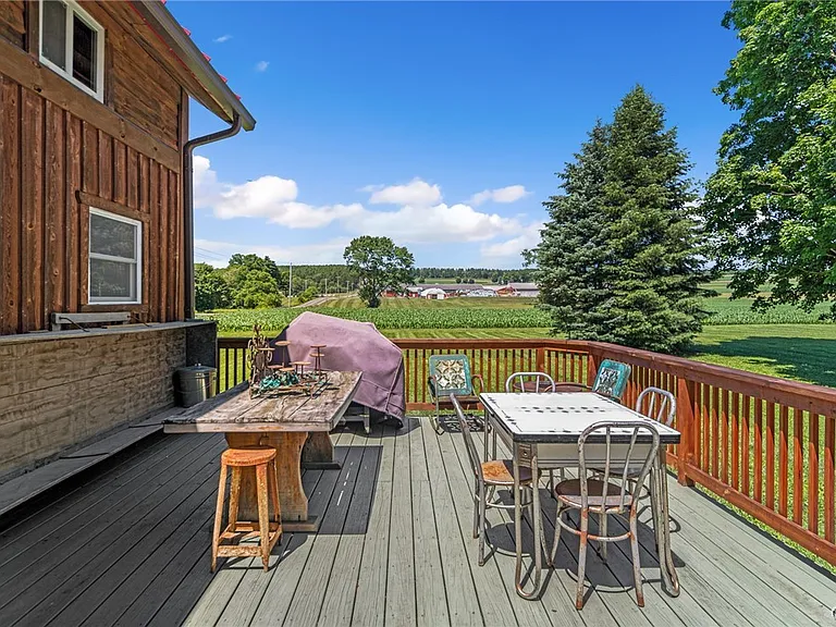 1818 Benson Rd — Photo 13