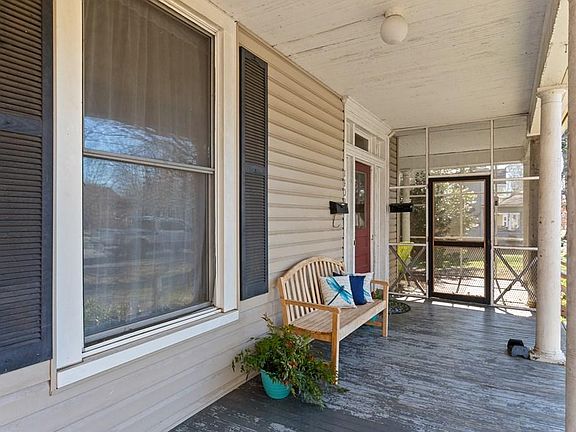 2nd image of 1403 Peach Ave #2