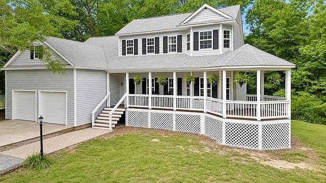 1st image of 898 Lakeshore Dr