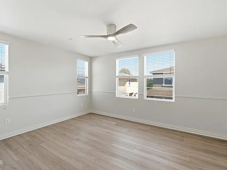 3146 N Ventura Rd — Photo 23