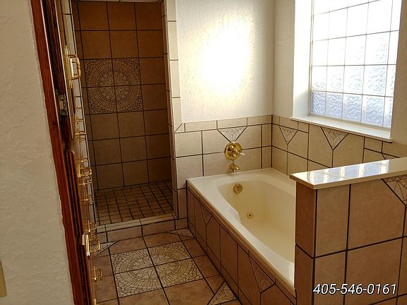 Rest of master bath