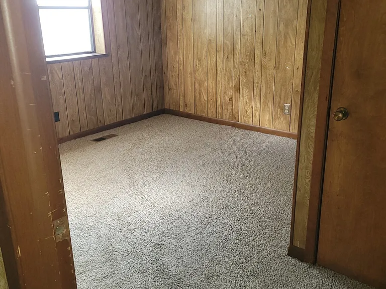 819 W Broadway Ave — Photo 3