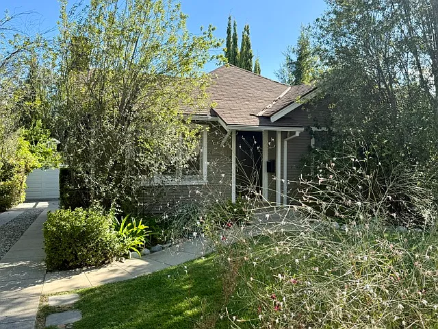 2 bed, 1000 sqft, $4,000 — Photo 2