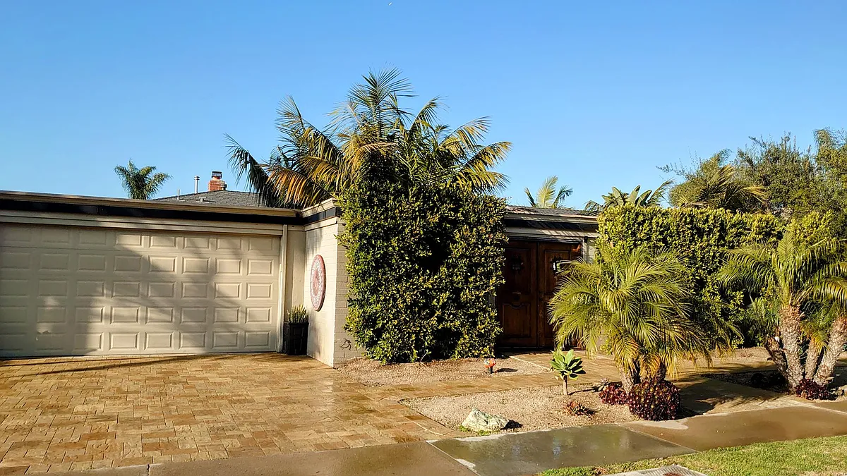 Building Photo - 4171 Trumbull Dr