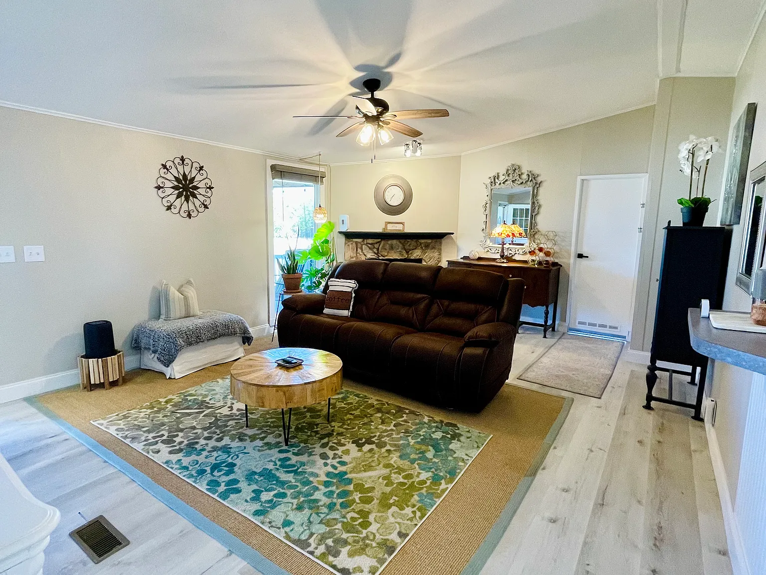 7401 FM 3136 — Photo 3