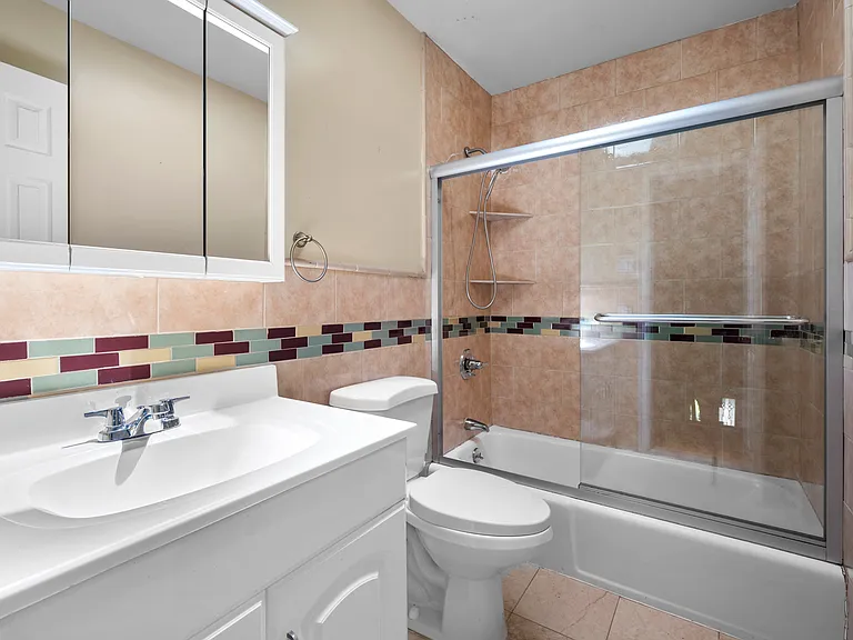49 N Chatsworth Ave — Photo 21