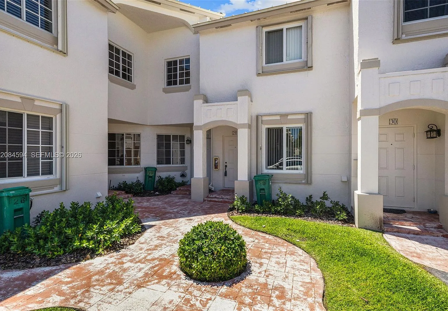 Hampton Place Condo — Photo 1