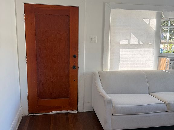 4th image of 3730 Griffin Ave #2