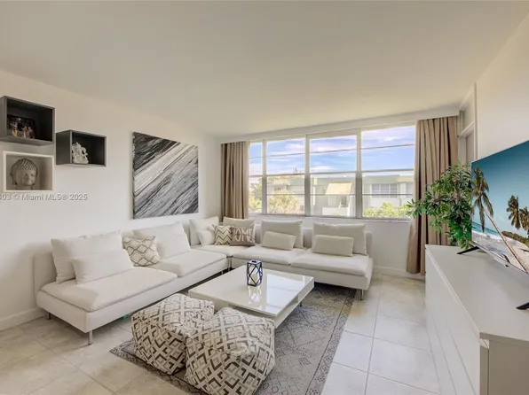 2751 Taft St APT 405, Hollywood, FL 33020