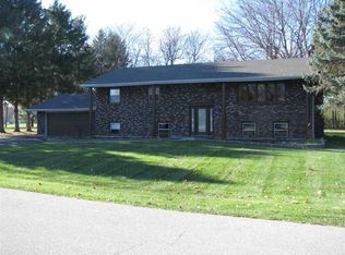 6241 Carlsburg Ln, Rockford, IL 61109