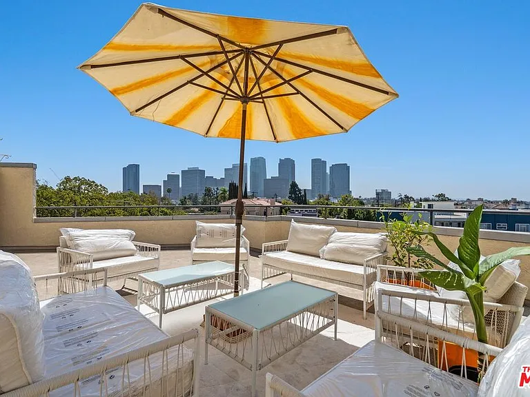 1360 S Beverly Glen Blvd #Penthouse 301 — Photo 37