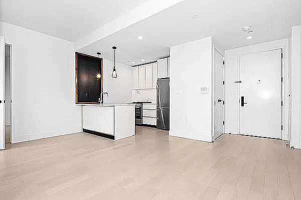 1st image of 557 4th Ave #908