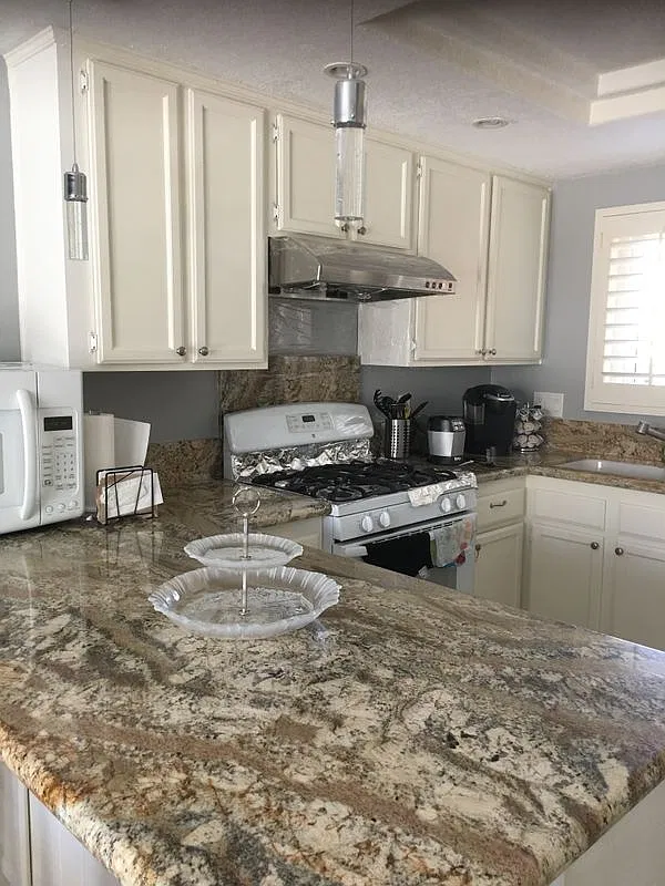 1 bed, 1.0 bath, 400 sqft, $1,200 — Photo 4