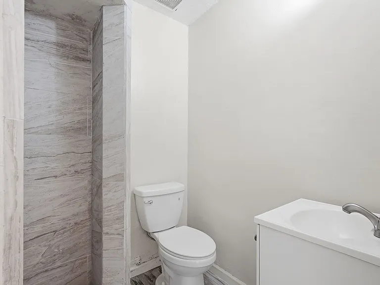 209 E McMurray Blvd — Photo 20